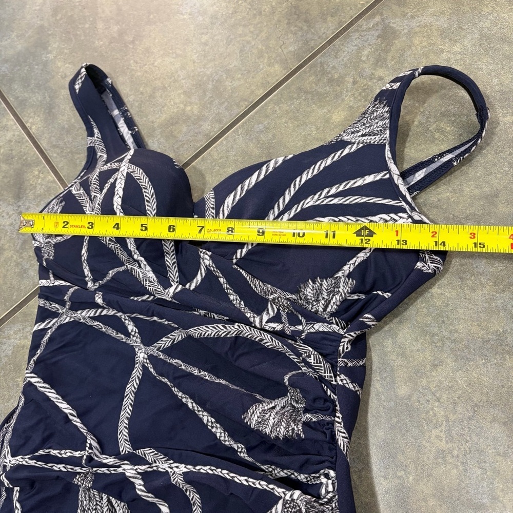 Miraclesuit Wrap Blue and White One Piece Swimsuit 14” Chest Sz Laying Flat - Picture 10 of 12